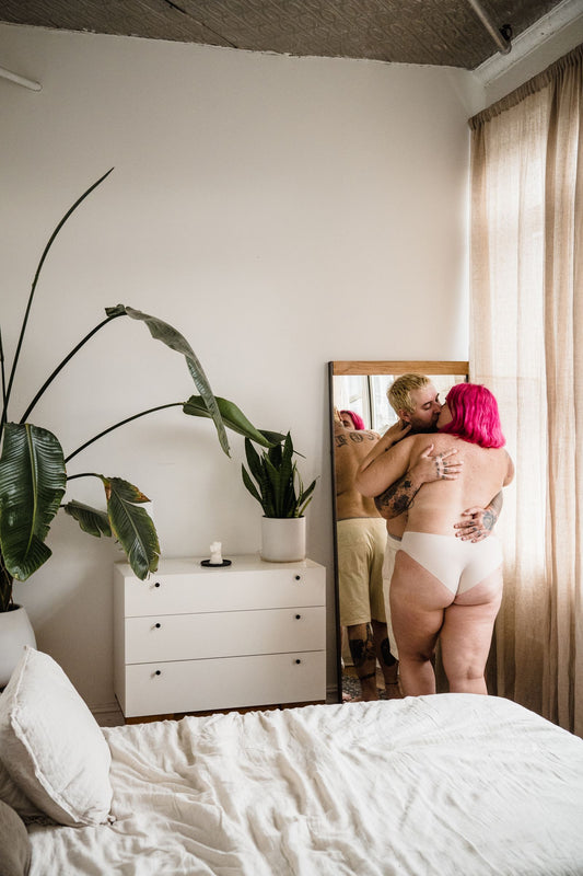Pink Vibrator Guide: Why Color Matters, Types & How to Choose
