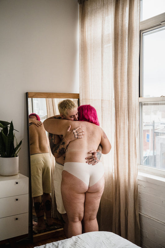 Mirror Sex Guide: Best Positions, Setup & Confidence Tips